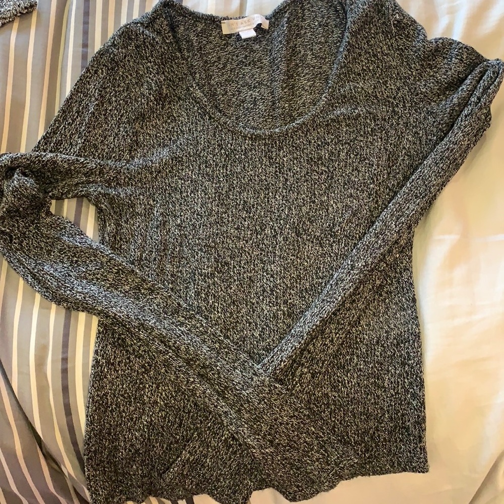 Cropped long sleeve gray tee